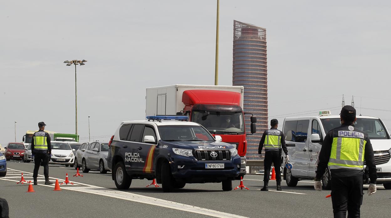 Control policial en la A-49, sentido Huelva