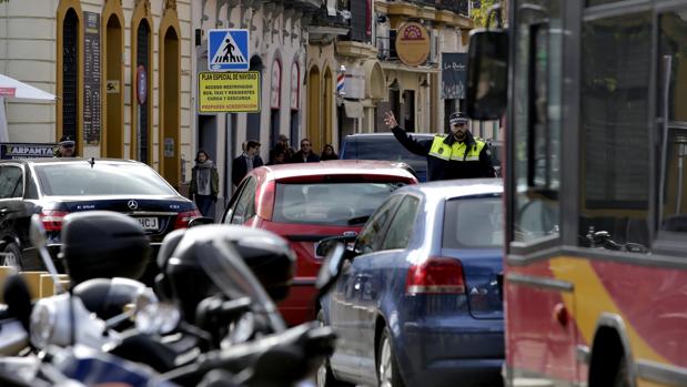 Ciudadanos pide suspender el plan de restricción del tráfico al centro de Sevilla para «no condenar al comercio»