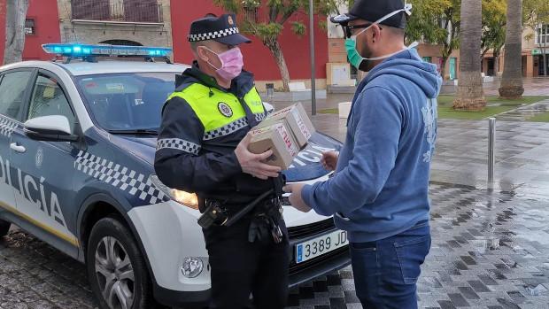 Fabricar para donar: SinHumo Sevilla se vuelca con la elaboración de geles desinfectantes