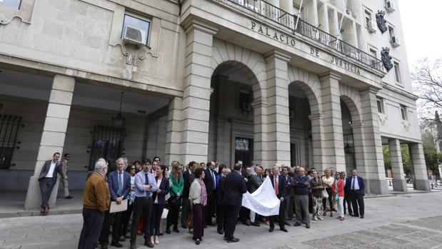 Frente común en Sevilla contra el «ineficaz» decreto del Gobierno para la Justicia