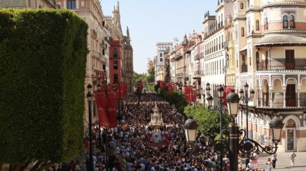 Procesión del Corpus por la Avenida de la Constitución