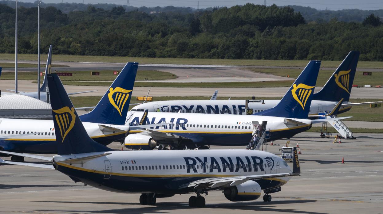 Aviones de Ryanair en tierra