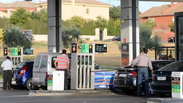 Ya no podrán construirse en Sevilla gasolineras a menos de 50 metros de zonas residenciales