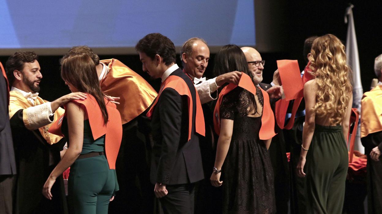 Una ceremonia de graduación en la Universidad Loyola