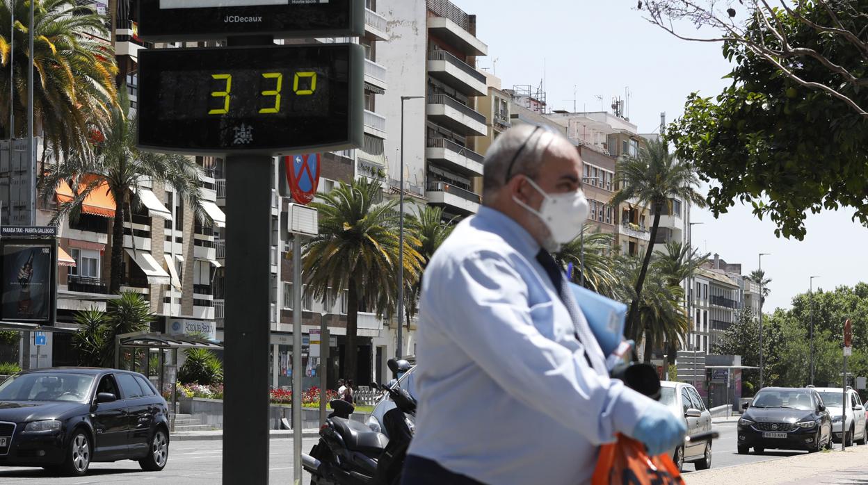 Los termómetros en Sevilla no bajarán de los 30 grados en lo que resta de mes de mayo