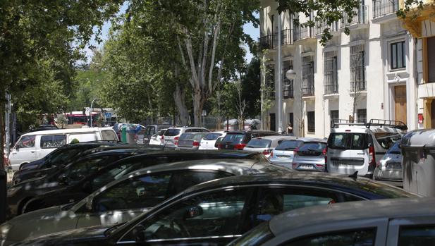 La falta de rotación en la zona azul lleva al colapso de los aparcamientos en Sevilla