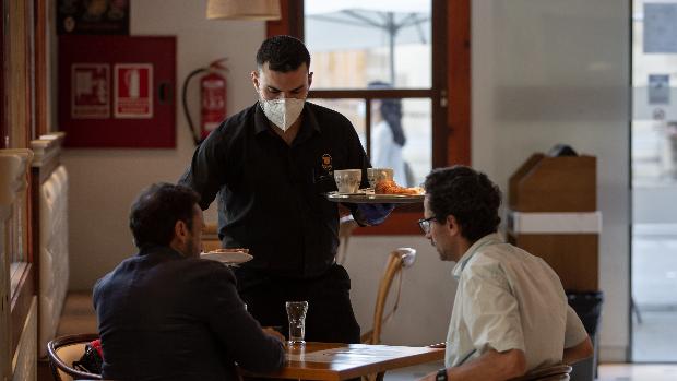 La patronal para un cierre de la hostelería de Sevilla en protesta por la persecución policial