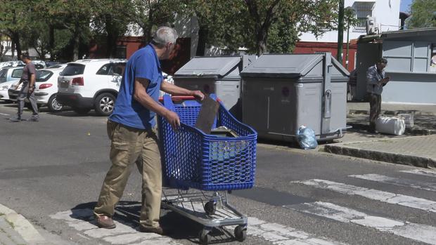 Sevilla mantiene a tres de sus barrios entre los cuatro más pobres de toda España