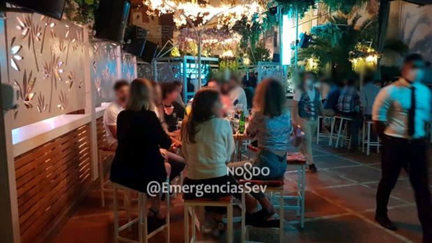 Cierran la terraza de Casino por incumplir las normas de la fase 2 de la desescalada