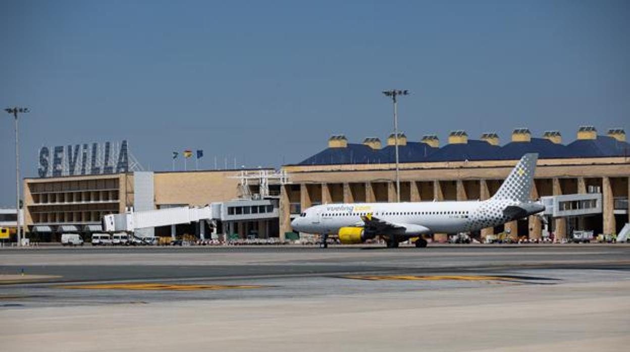 Un avión aterriza en el aeropuerto de San Pablo