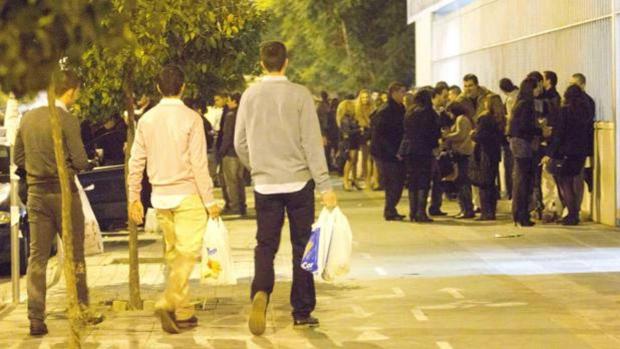 El Ayuntamiento de Sevilla activa un dispositivo policial para impedir los botellones este fin de semana