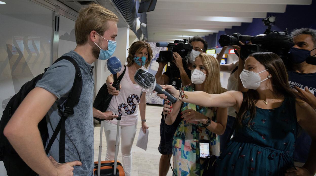 Uno de los primeros turistas llegados a Sevilla tras el fin del estado de alarma