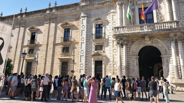 Docentes de la Universidad de Sevilla protestan por la organización del próximo curso