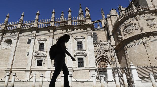 El tiempo en Sevilla: el calor sofocante se queda un día más pero bajará 8 grados en dos días