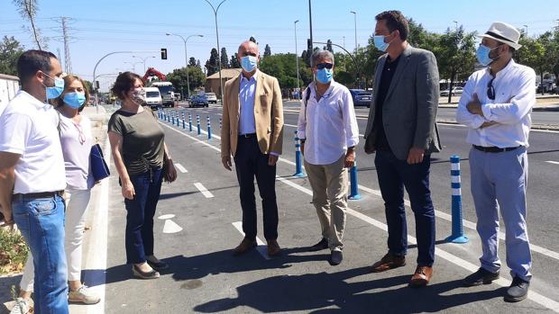 Nuevo tramo de 1,3 kilómetros de carril bici en la Avenida Doctor Fedriani de Sevilla