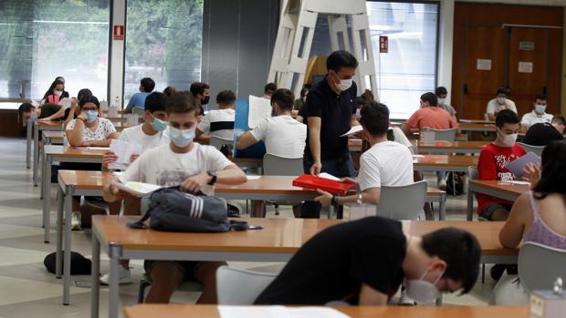 Selectividad 2020: Suspenden menos de 700 estudiantes en la Universidad de Sevilla