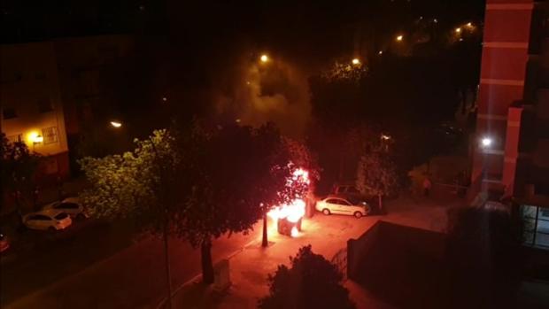 El PP de Sevilla alerta de una oleada de quema de contenedores en el Tiro de Línea