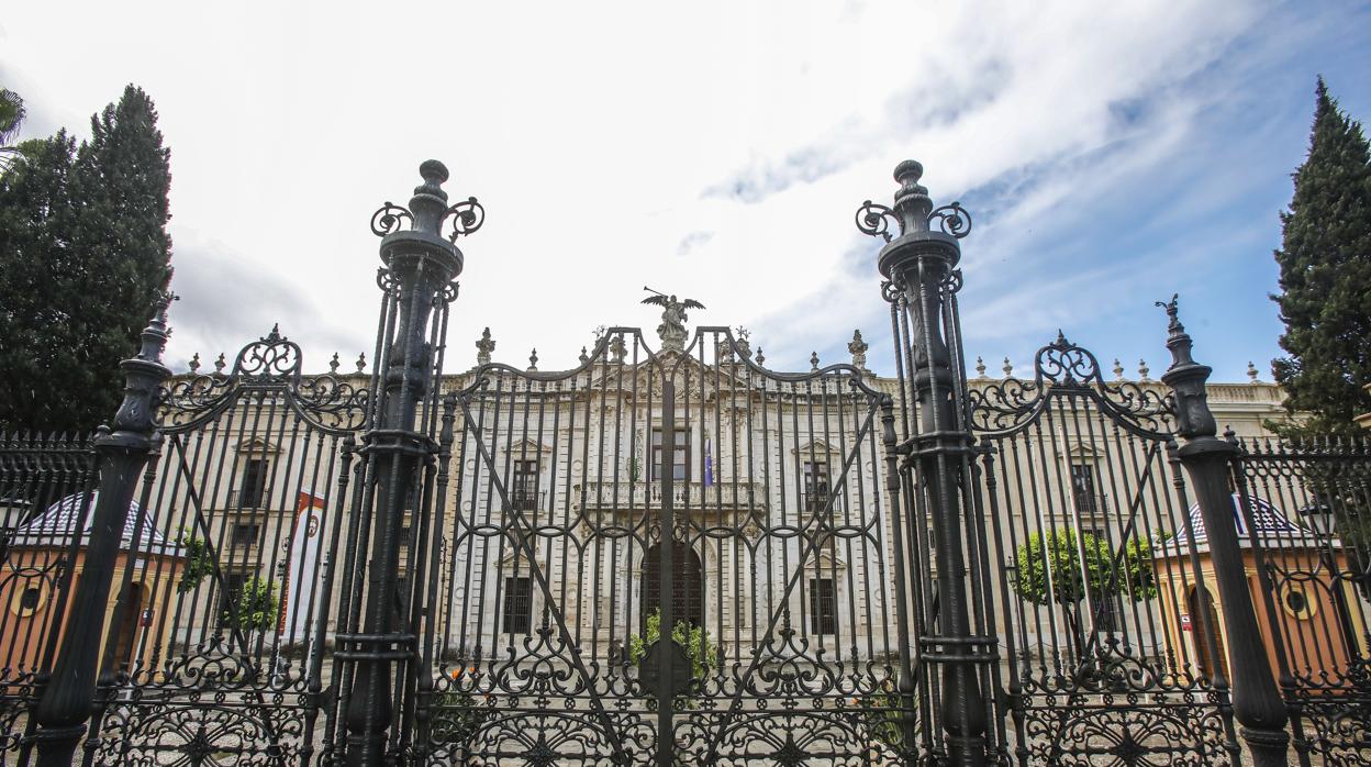 Fachada de la Universidad de Sevilla