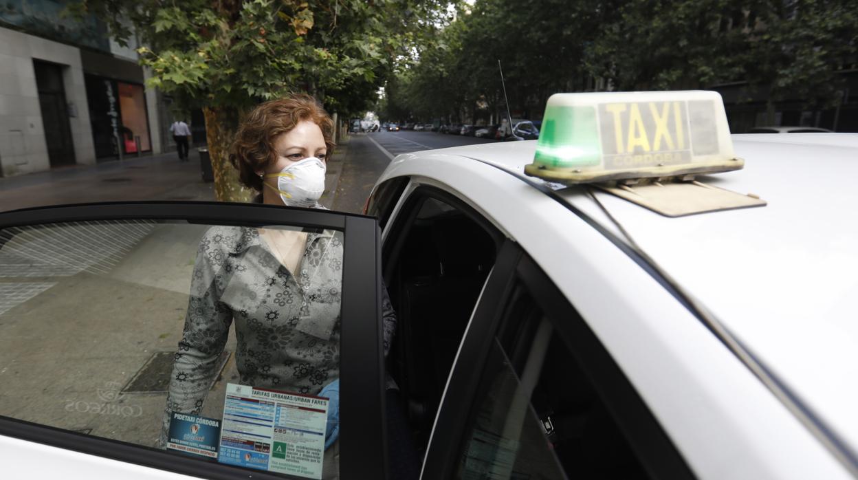 El sector de taxi en Sevilla está padeciendo luna severa caída de clientes