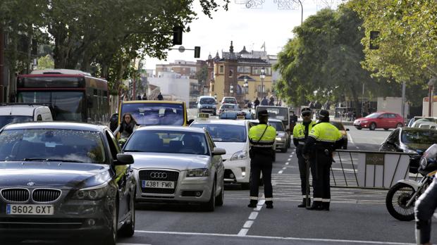 Colegios, hoteles y vecinos podrán autorizar el acceso al Centro de Sevilla con el móvil