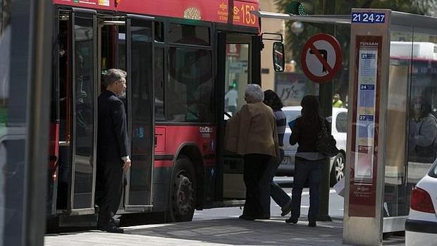 El PP reclama un «plan de sombras» para las paradas de Tussam