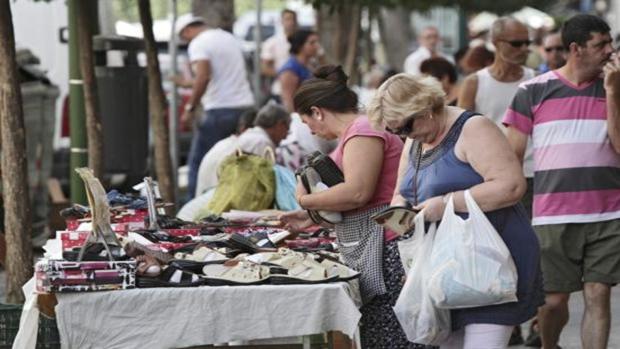 Suspendido el mercadillo del Polígono Sur del jueves ante el brote de Covid-19 detectado en la zona