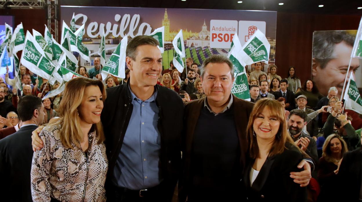 Susana Díaz, Pedro Sánchez, Juan Espadas y Verónica Pérez, en un mitin de 2019