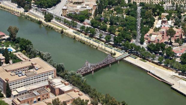 Piden que el puente de Hierro de Sevilla se reubique como pasarela entre Altadis y el muelle de Nueva York