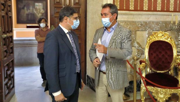 Espadas: «No me dedico a especular sobre la sucesión de Susana Díaz; es un error de Primaria»