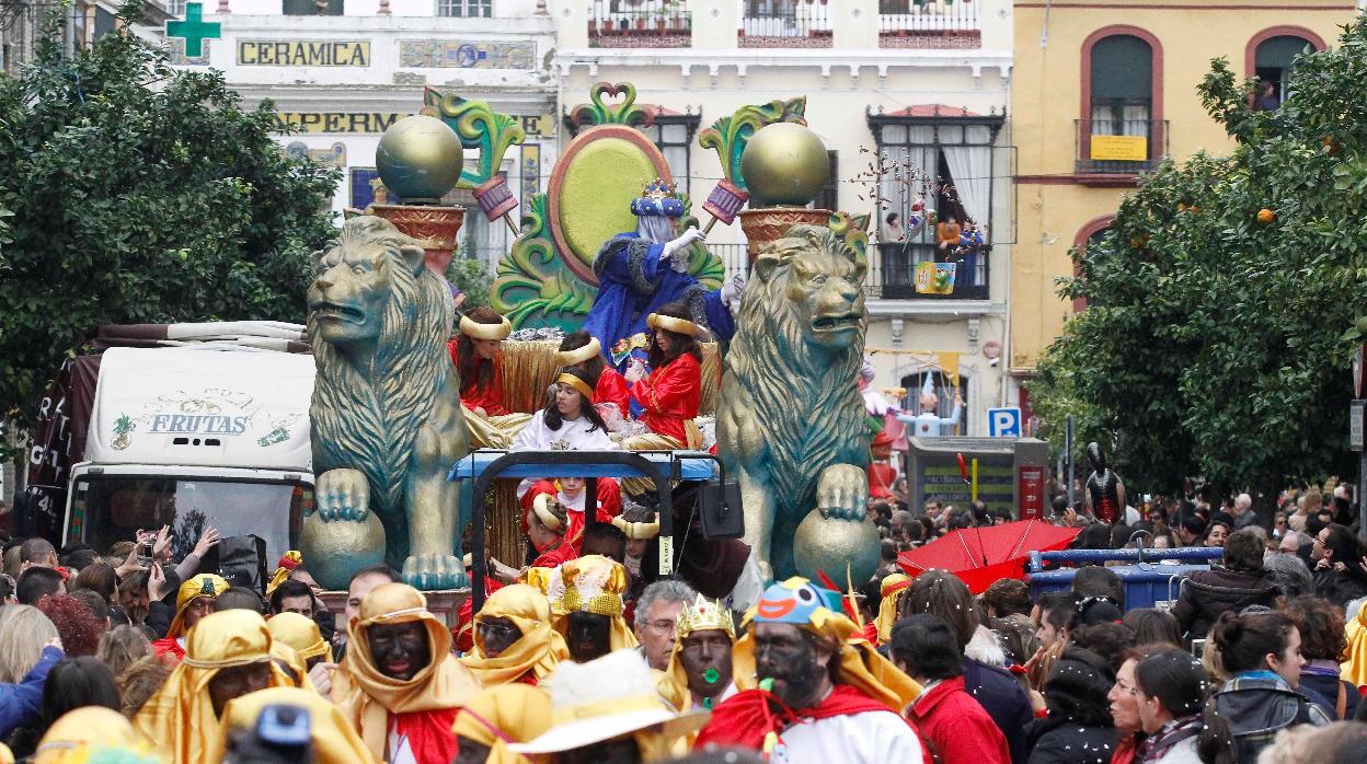 Una de las carrozas de la cabalgata de Triana