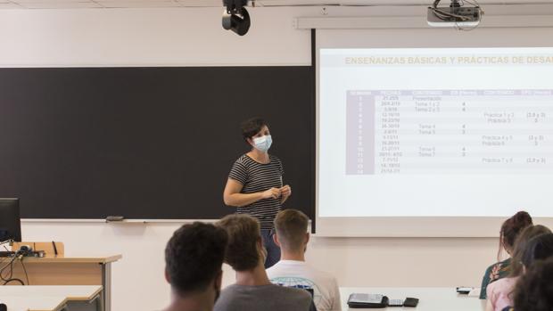 Un grupo de estudiantes de Biotecnología de la Universidad Pablo de Olavide, en cuarentena