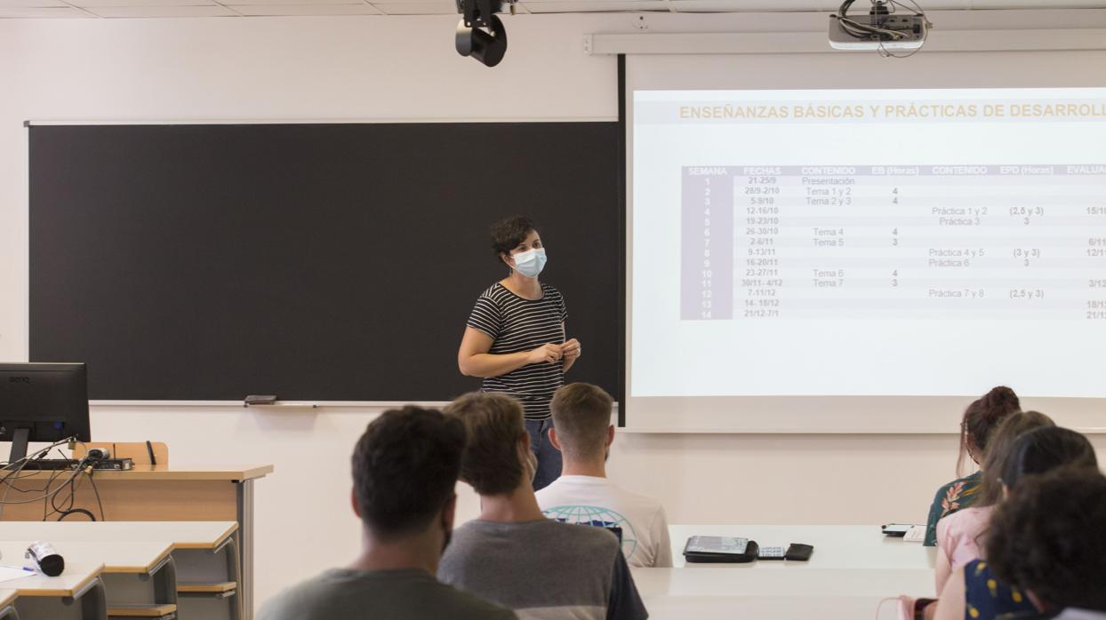 Una clase de Biotecnología en la UPO