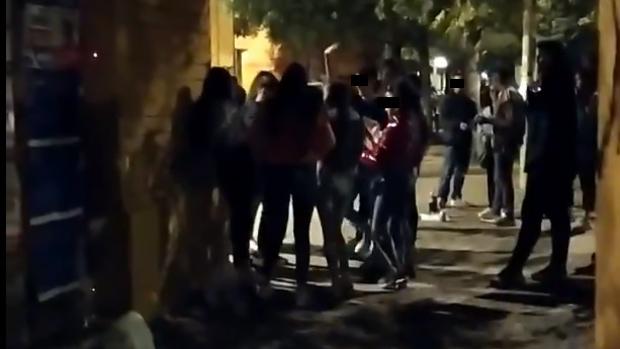 La Policía Local concluye el fin de semana en Sevilla con 420 denuncias por consumo de alcohol en la calle