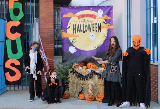 Celebración de Halloween en el colegio St. Mary's School