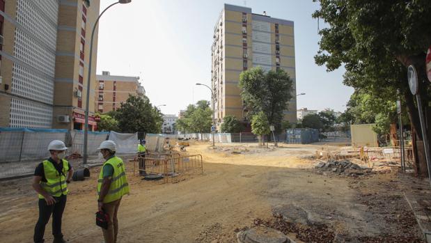 Media Sevilla levantada por obras aprovechando el toque de queda del Covid-19