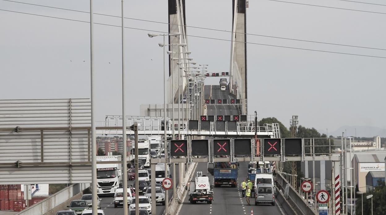 Imagen de la circulación en el puente del Centenario