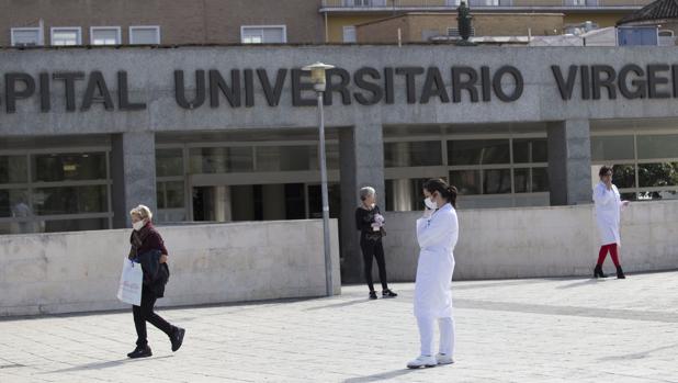 Los pacientes Covid se reducen por tercer día consecutivo en Sevilla y los contagios bajan a la mitad