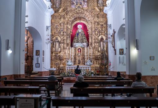 La capilla de los Marineros, abierta después de las seis de la tarde