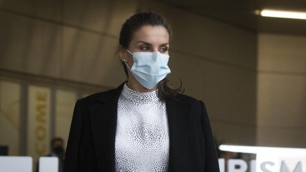 Doña Letizia: «La sociedad española no va a olvidar nunca el papel del turismo durante la pandemia»