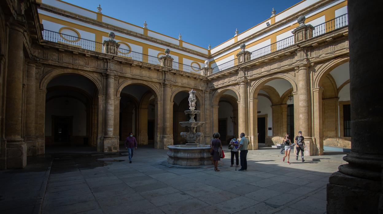 Patio del Rectorado de la Universidad de Sevilla