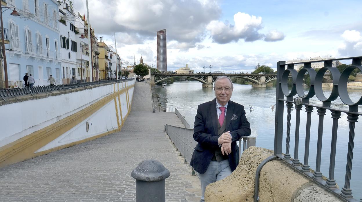 Aurelio Verde Carmona en la calle Betis