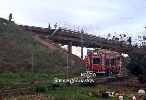 Los Bomberos actúan en el lugar del accidente