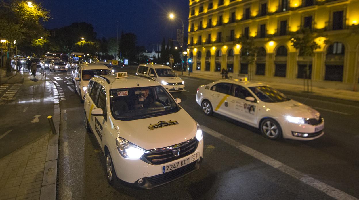 Taxistas durante una protesta reciente por la Ronda Histórica