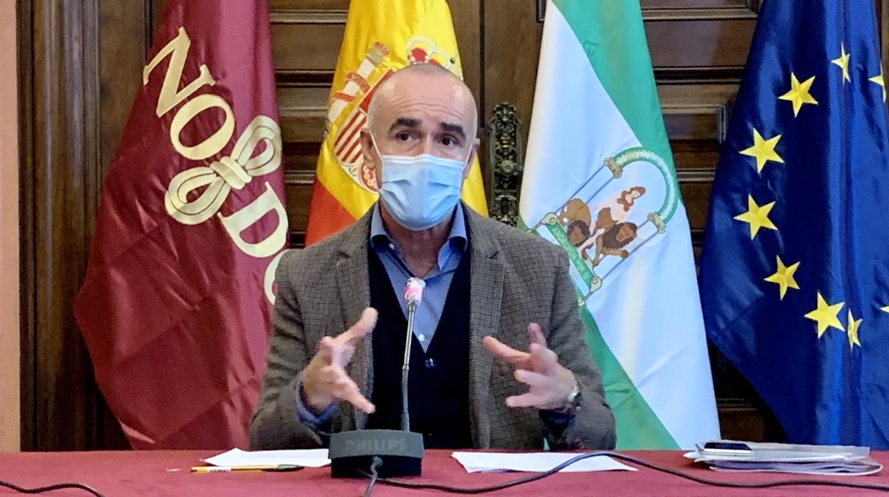 el delegado de Hábitat Urbano, Cultura y Turismo del Ayuntamiento de Sevilla, Antonio Muñoz