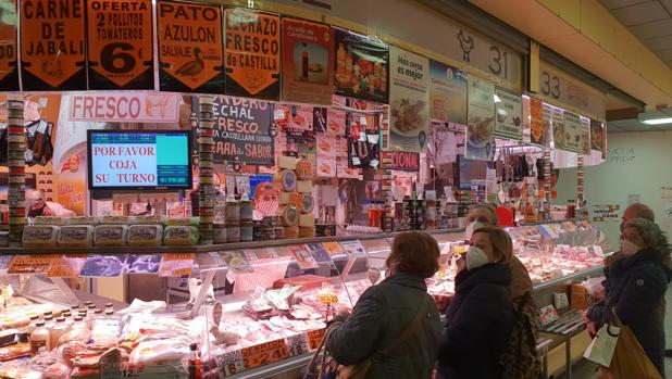 Los mercados de abasto de Sevilla resucitan en el año del coronavirus