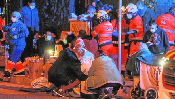 Incendio en la residencia de Sevilla: «Quité las mantas del sofá y las bajé»