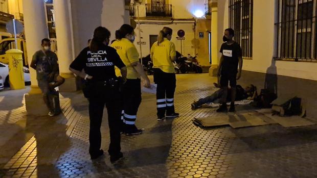 Un techo para noches bajo cero en plena ola de frío en Sevilla