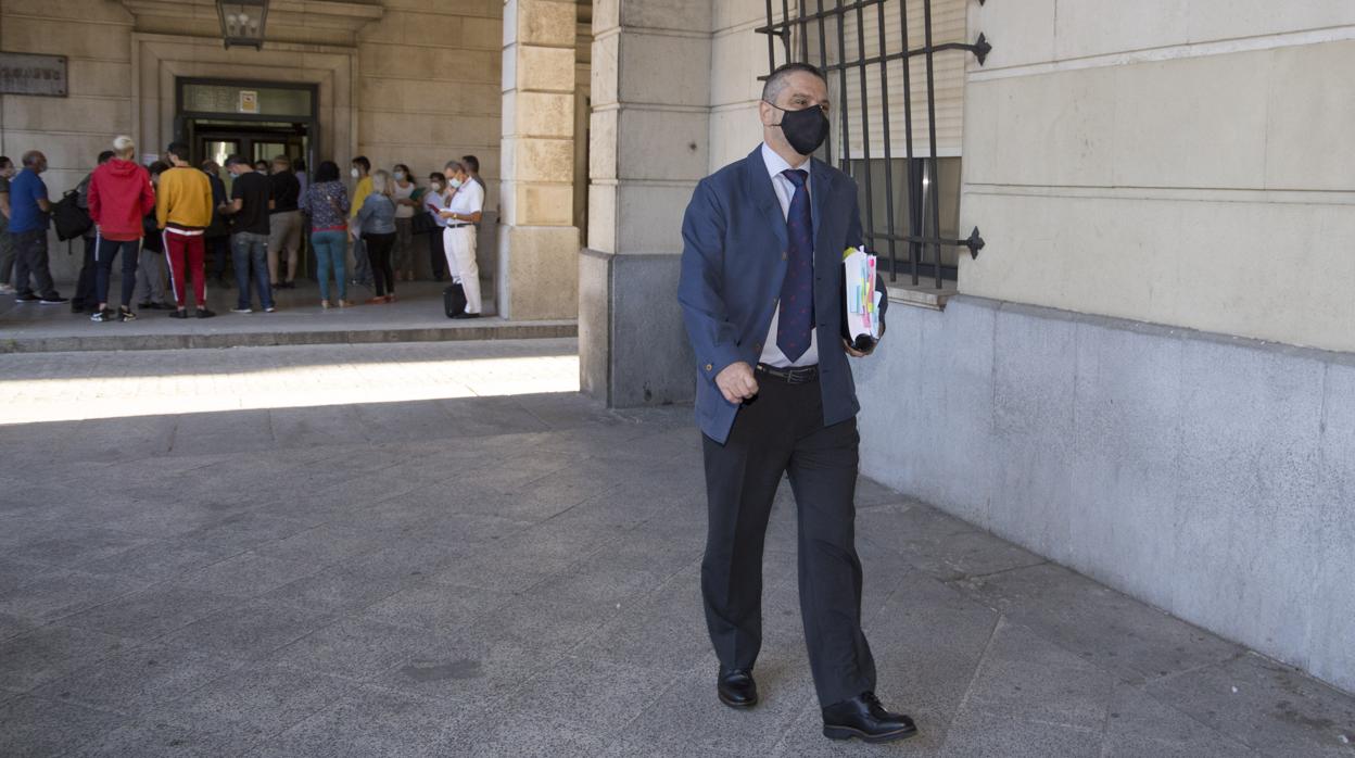 Fernando Mellet acude a la Audiencia el pasado mes de septiembre, cuando se fijó el juicio por primera vez