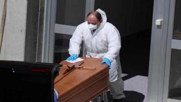 Sevilla registra un exceso de mortalidad de 1.700 personas durante la pandemia, según el INE