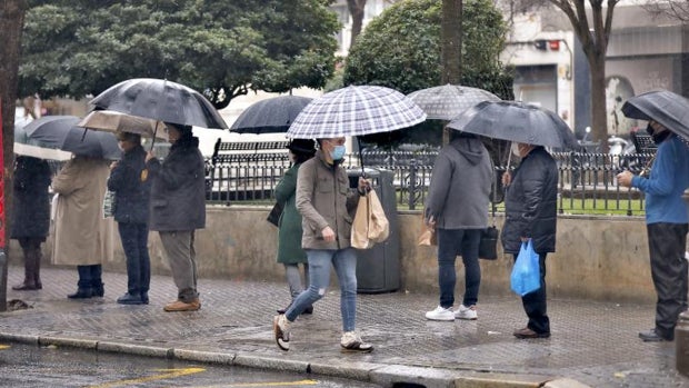 Sevilla dice adiós a dos semanas de frío intenso gracias a la llegada de la lluvia